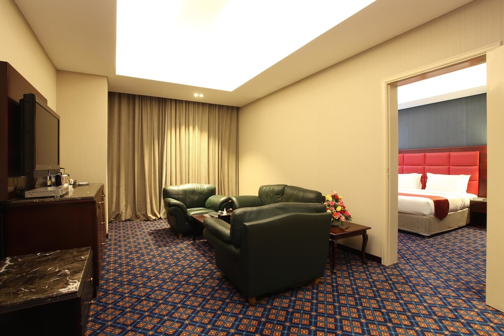 

Roma - Ruwī - Ramee Guestline Hotel