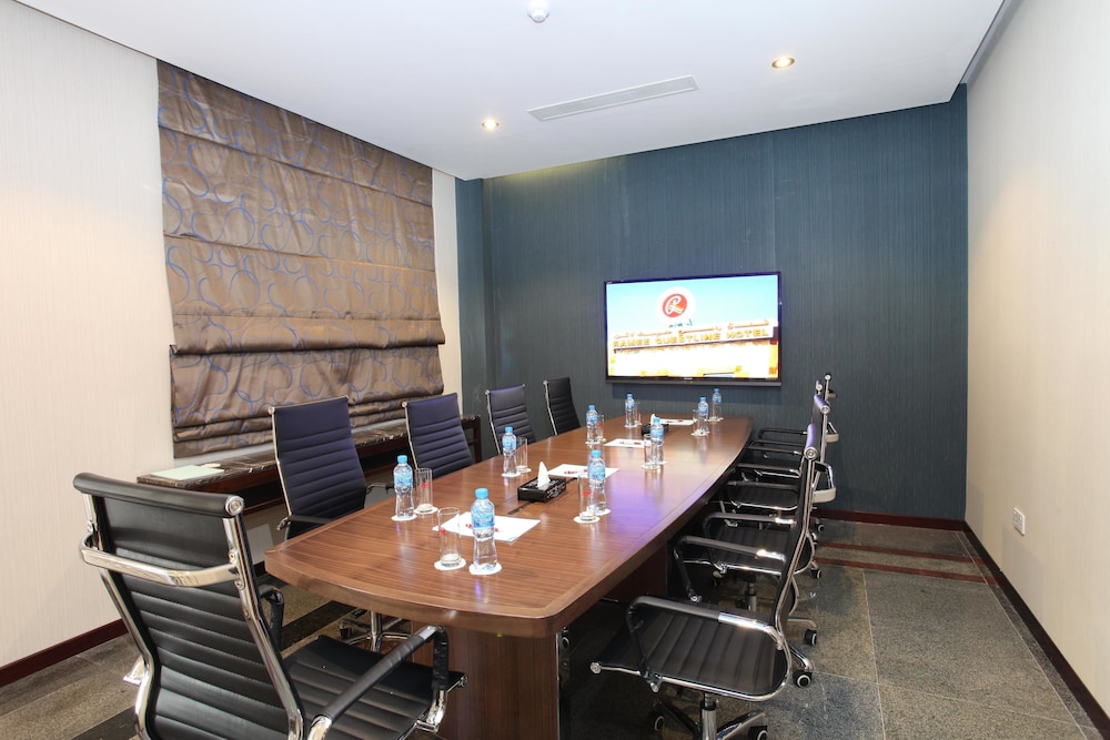 

Roma - Ruwī - Ramee Guestline Hotel