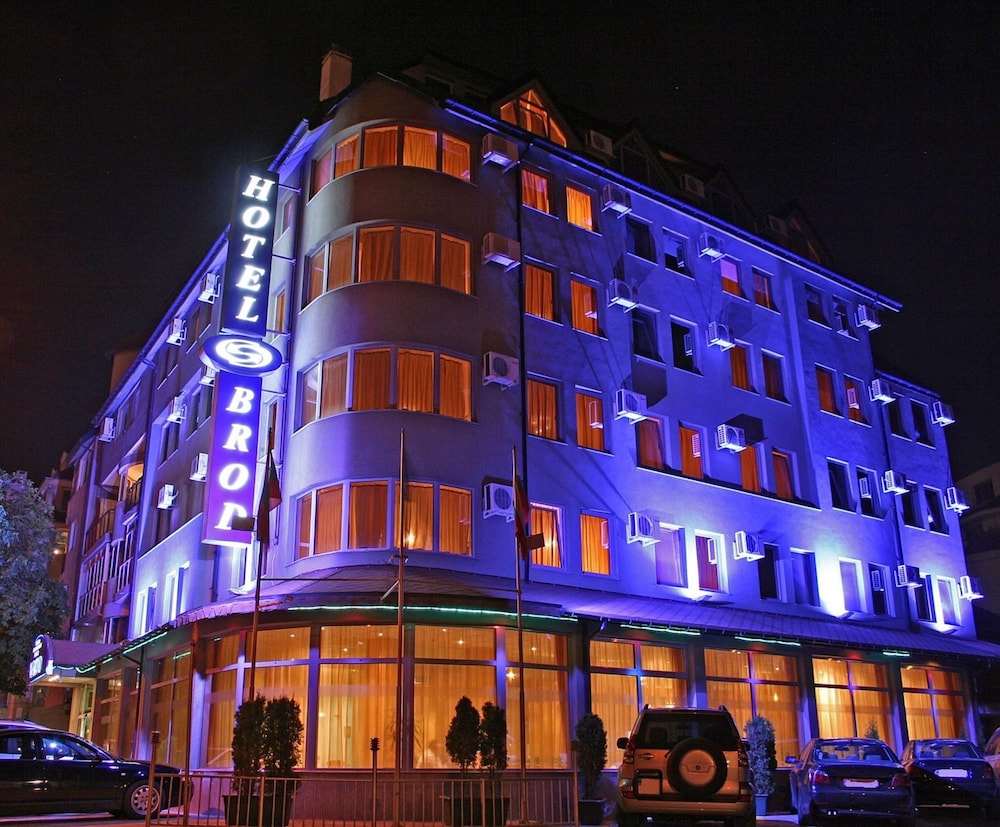 

Verona - Sofia - Hotel Brod - Free Parking
