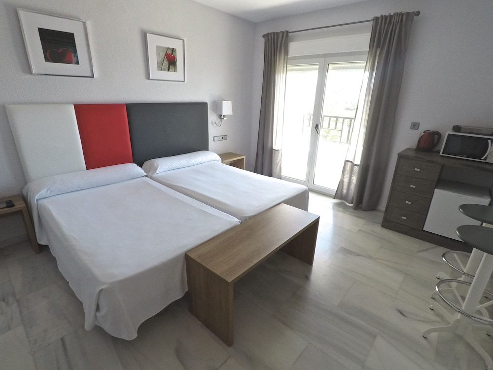 

Cagliari - Torremolinos - Aparthotel First Flatotel International