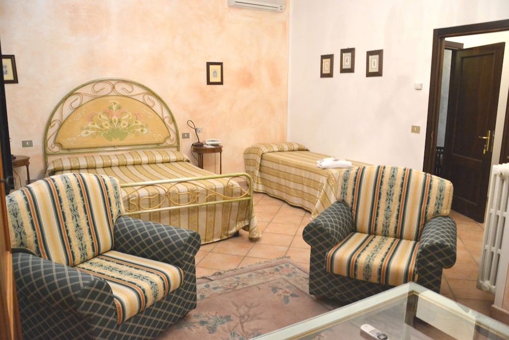 

Roma - Siena - La Loggia Villa Gloria - Adults Only