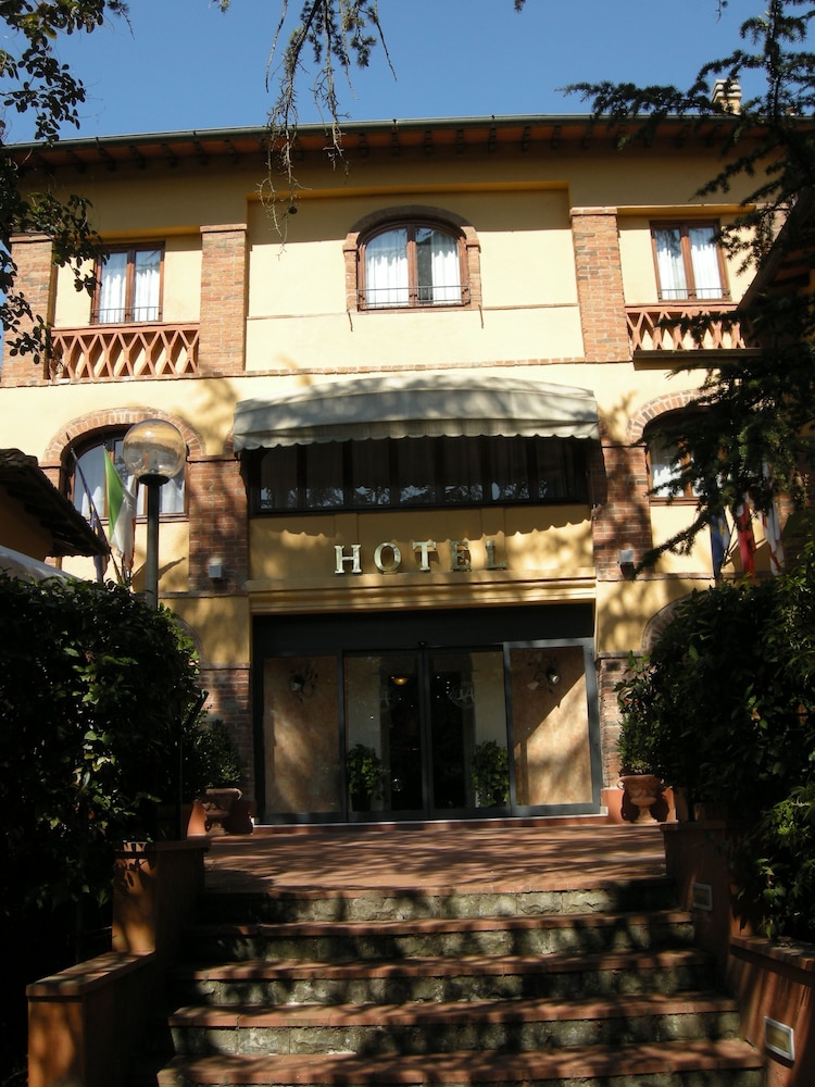 

Milano - Chianti, Toscana - Villa Ambrosina