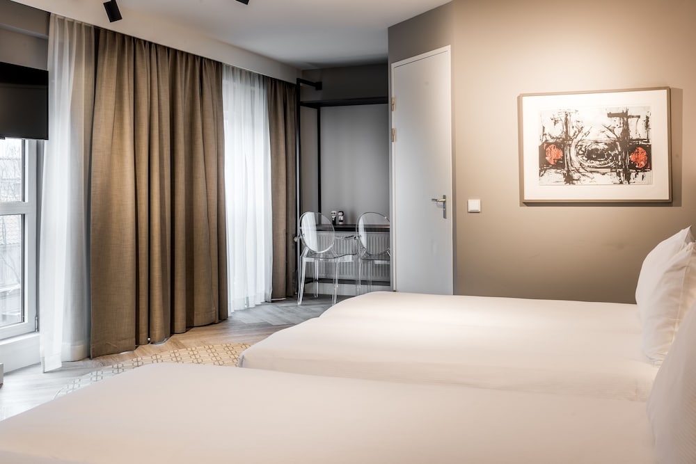 

Catania - Eindhoven - Sandton Eindhoven Centre