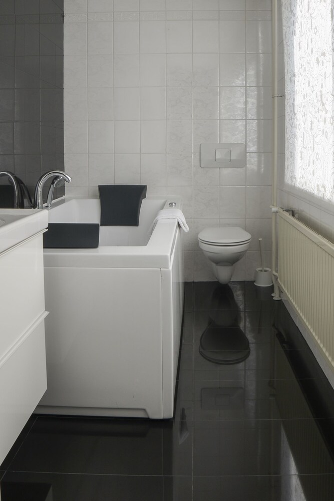 

Verona - Zaandam - Hotel Zwanenburg Amsterdam Airport