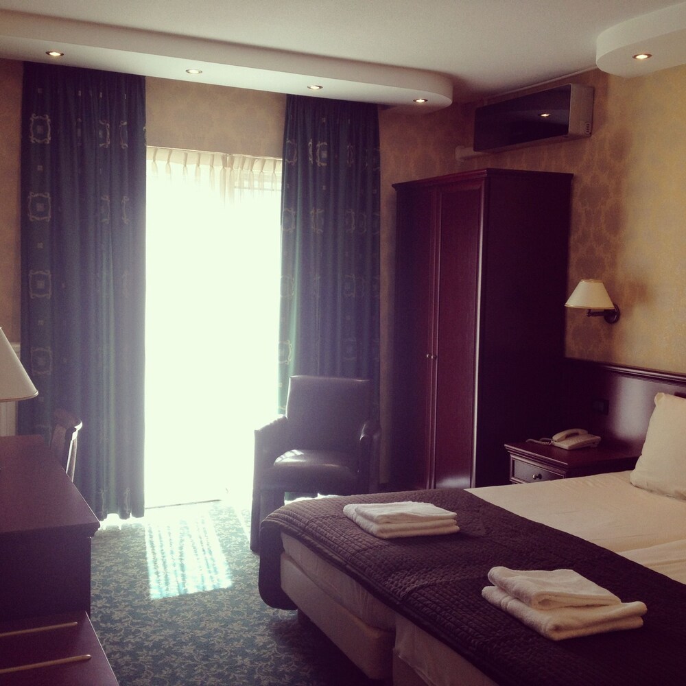 

Bologna - Hoofddorp - Hotel Zwanenburg Amsterdam Airport