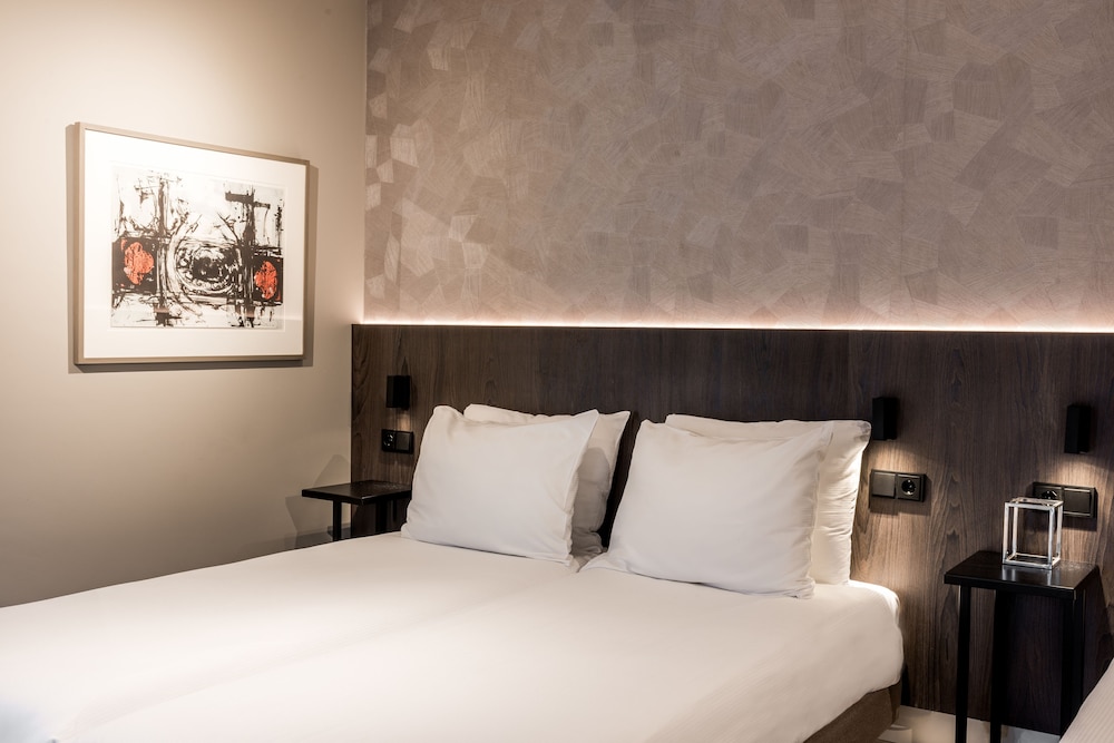 

Milano - Eindhoven - Sandton Eindhoven Centre