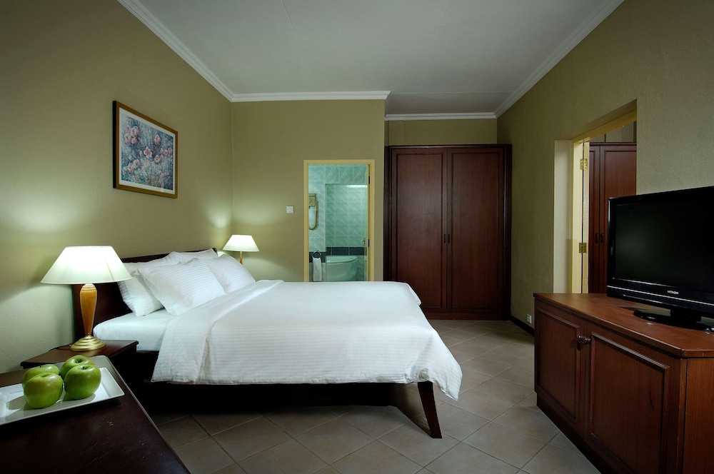 

Milano - Eden Island - Berjaya Beau Vallon Bay Resort & Casino