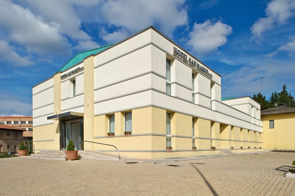 

Catania - Siena - Best Western Hotel San Marco