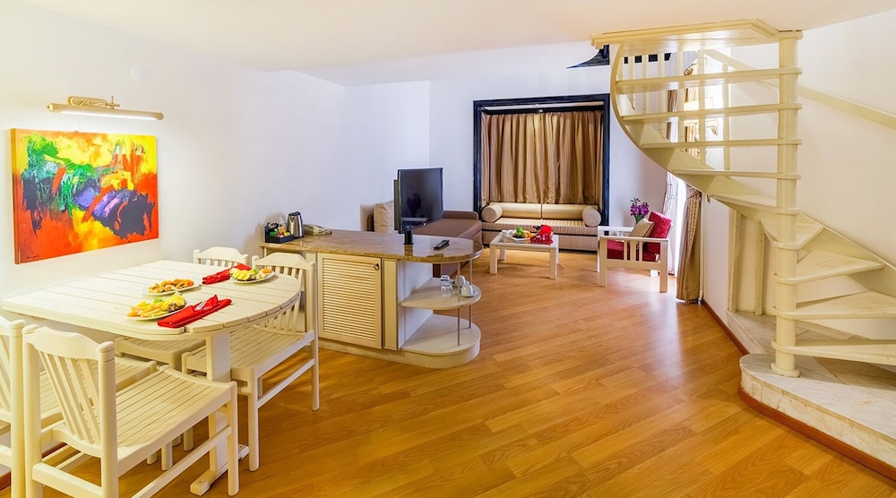 

Milano - Kızılot - Sunrise Resort Hotel