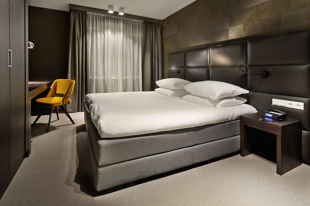 

Palermo - Amstelveen - Amsterdam Forest Hotel