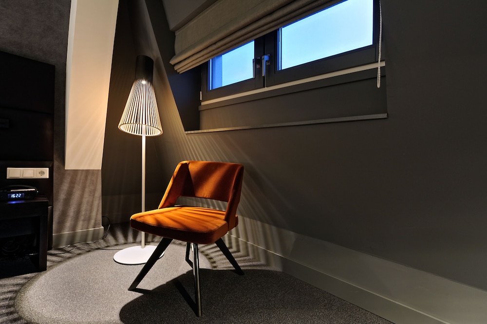 

Pisa - Schiphol - Amsterdam Forest Hotel