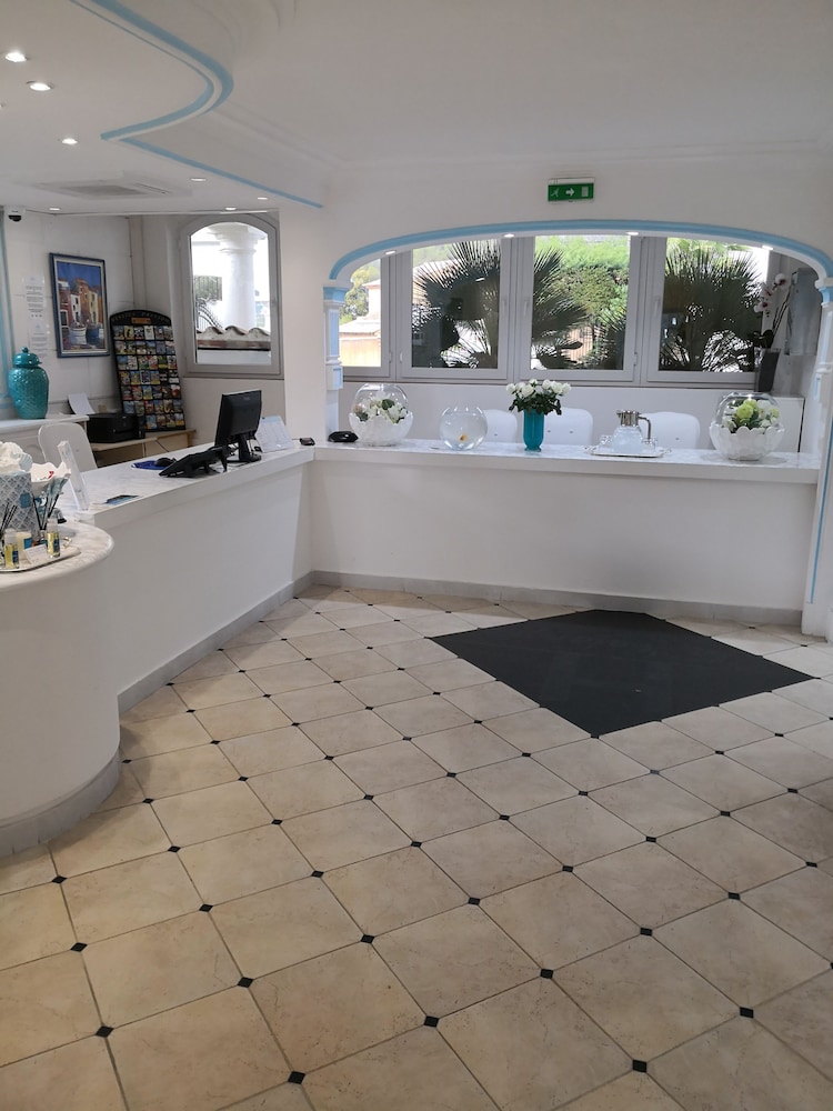 sur – Mer – Hotel La Calanque