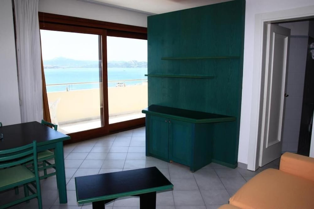 

Bari - La Maddalena - Hotel Miralonga