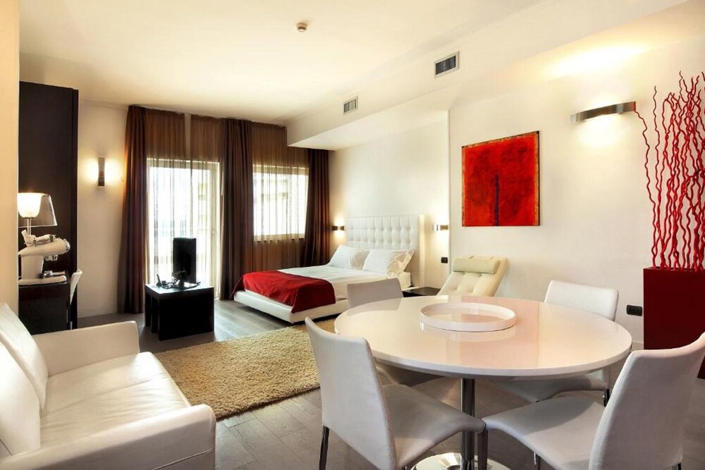 

Milano - Modica - Mediterraneo Palace Hotel