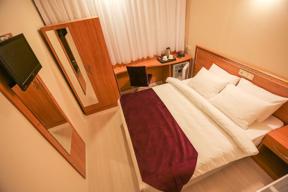 

Catania - Istanbul - Grand İstanbul Airport Hotel