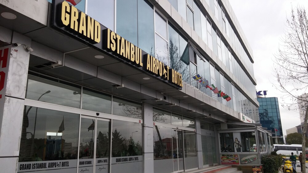 

Milano - Istanbul - Grand İstanbul Airport Hotel