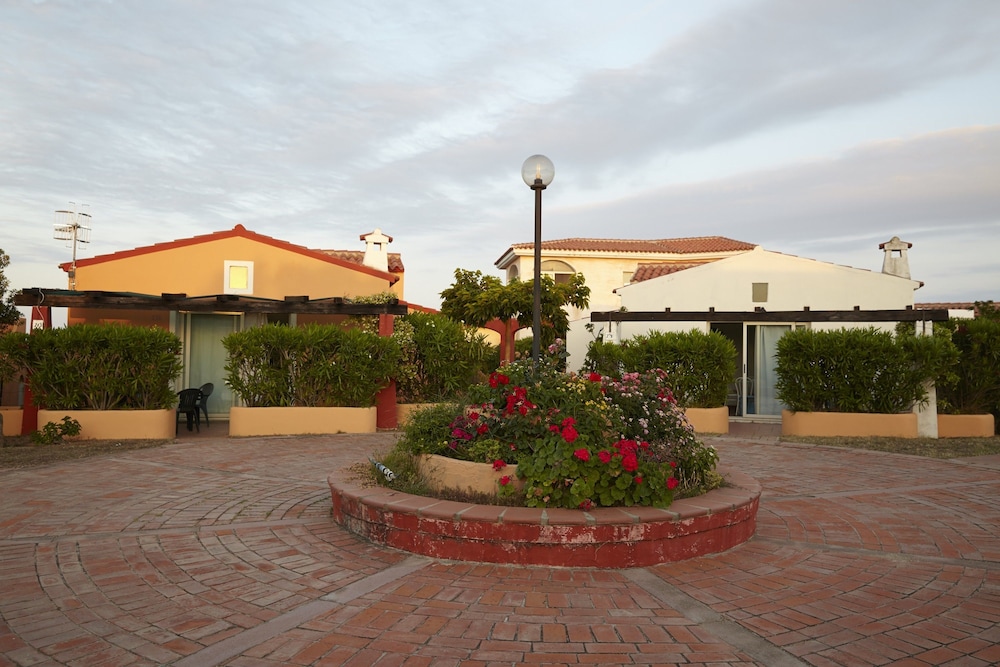 

Milano - Porto Istana - Residence Hotel Lu Nibareddu