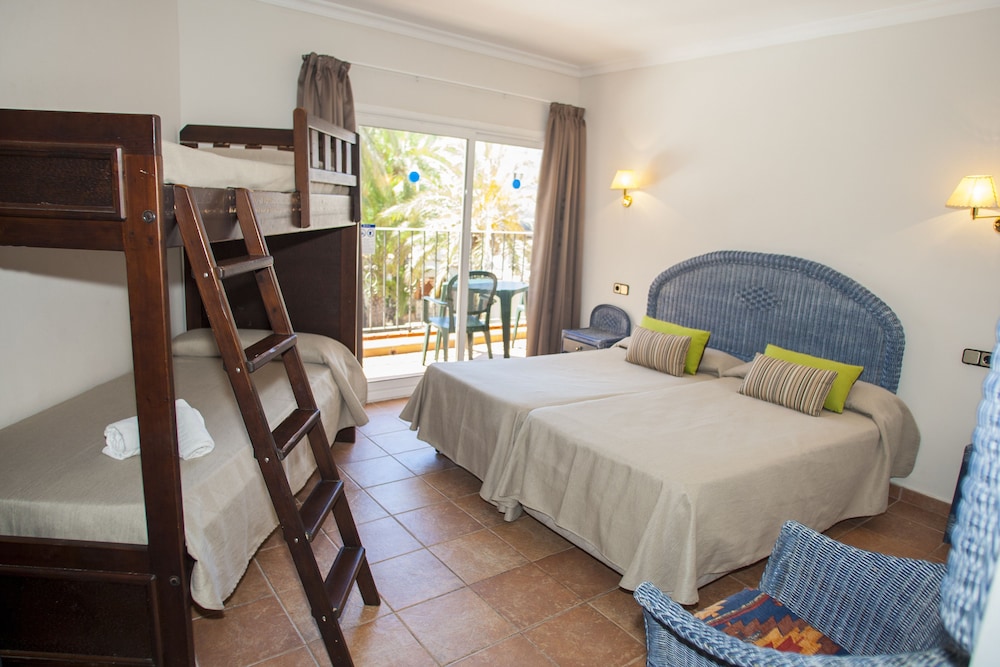 

Lamezia Terme - Calafell - Hotel Comarruga Platja