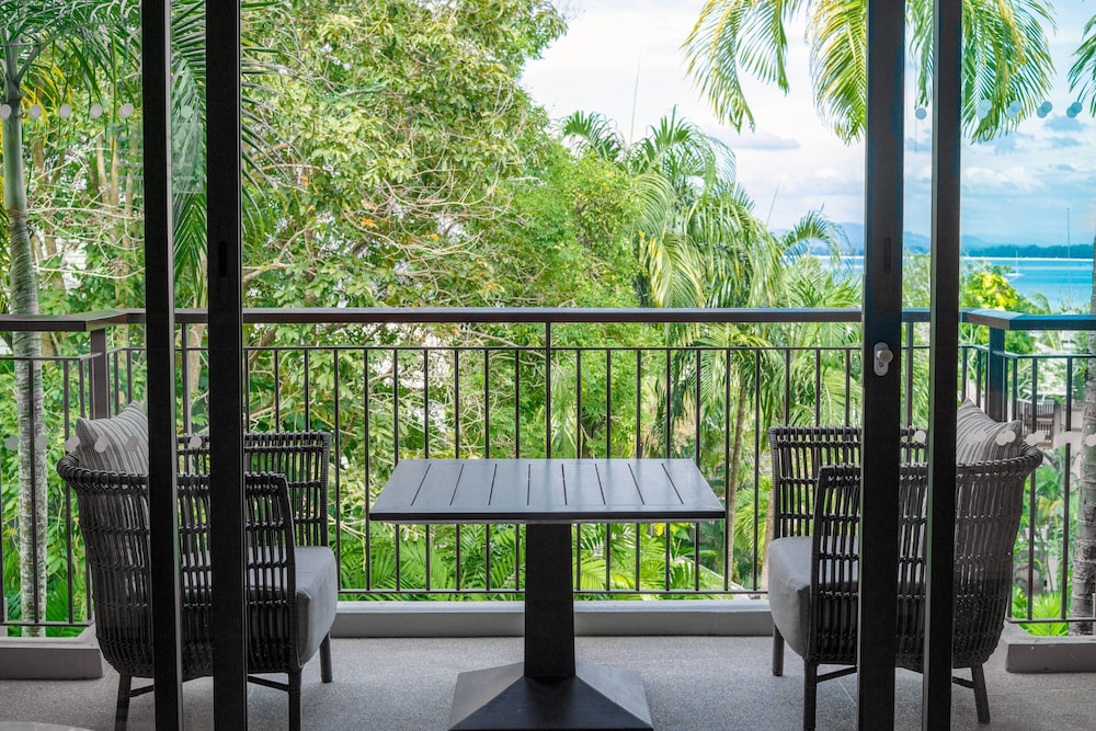 

Roma - Layan Beach - Phuket Marriott Resort and Spa, Nai Yang Beach