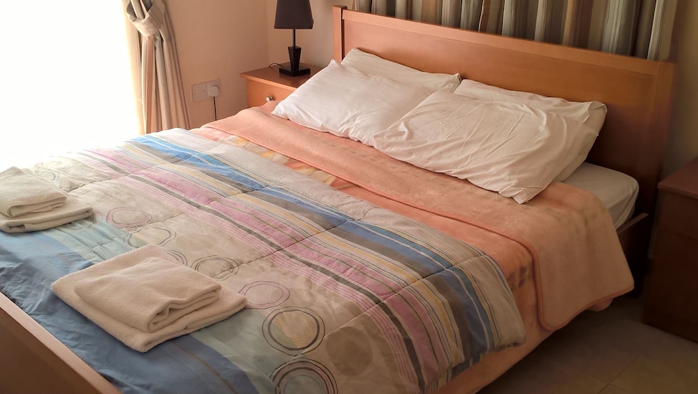 

Lamezia Terme - Pissouri - Kapsalia Holiday Villas