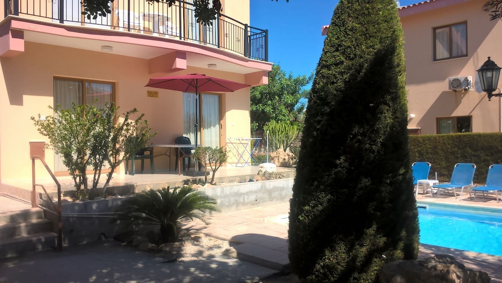 

Roma - Pissouri - Kapsalia Holiday Villas