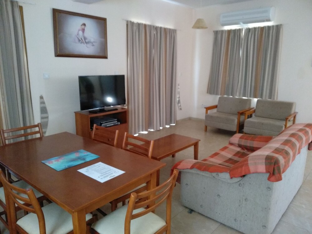 

Torino - Pissouri - Kapsalia Holiday Villas