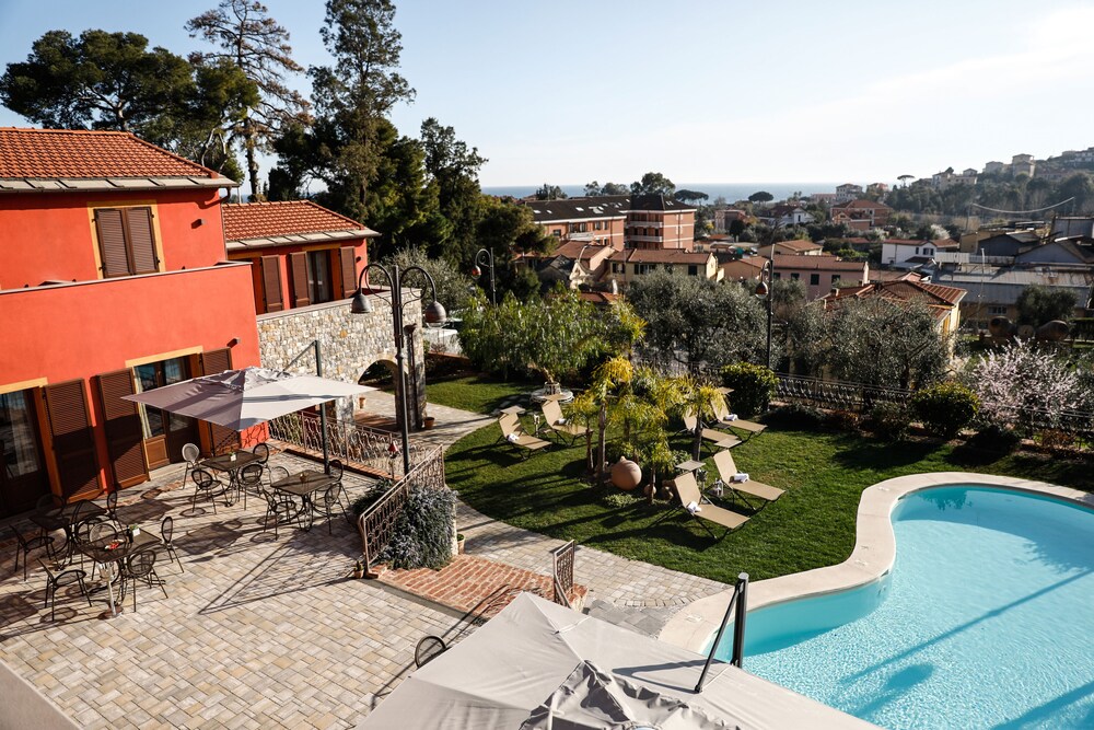

Milano - San Lorenzo al Mare - Leonardo Resort