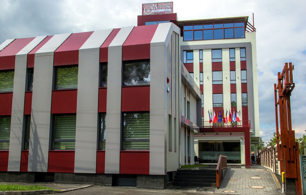 

Napoli - Petreştii de Jos - Salis Hotel & Medical Spa