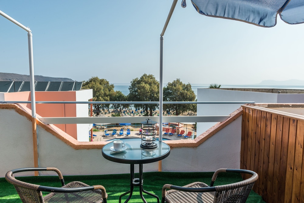 

Bologna - Agia Marina Nea Kydonias - Eden Beach Hotel