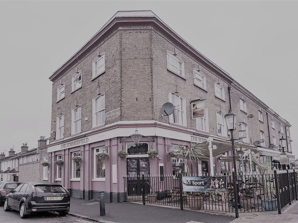 

Bologna - Eltham - Summerfield Pub & Boutique Rooms