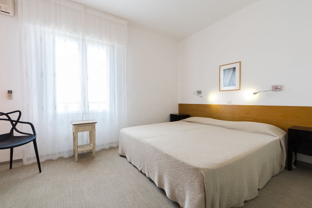 

Milano - L'île Rousse - Hotel Cala di l'Oru
