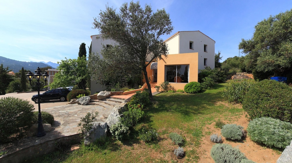 

Milano - L'île Rousse - Hotel Cala di l'Oru