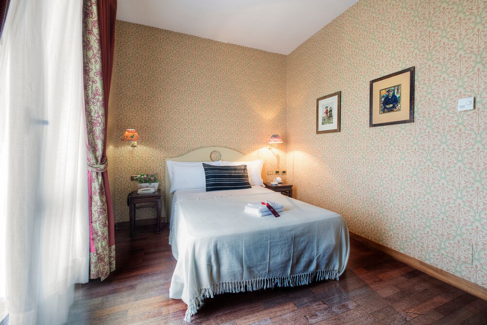 

Bari - Roma - Colony Hotel