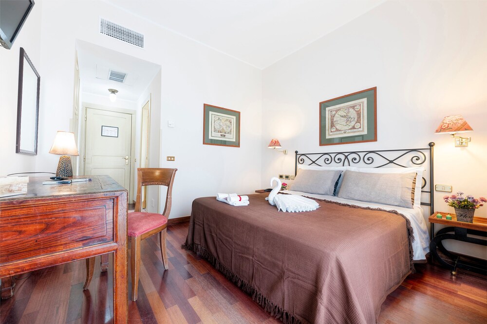 

Lamezia Terme - Roma - Colony Hotel