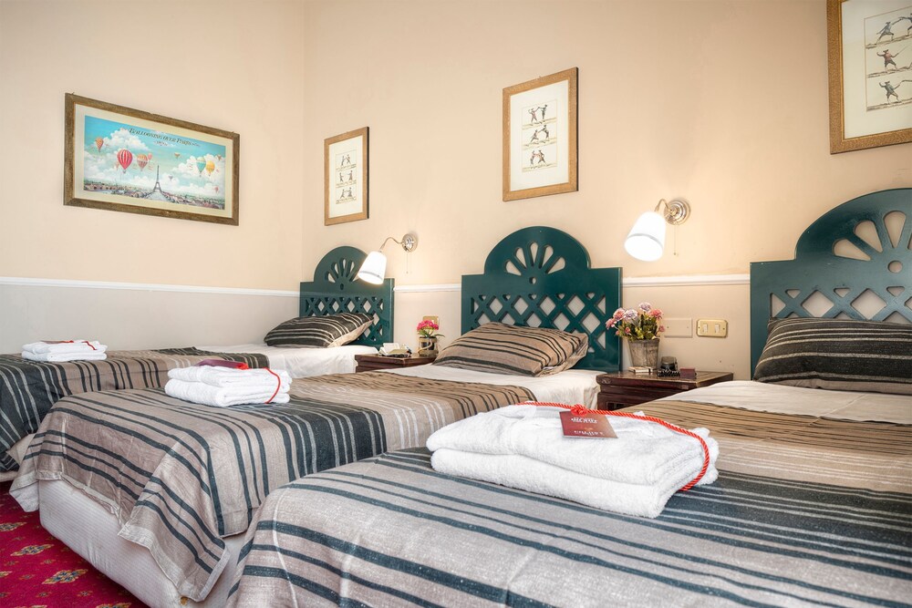 

Bari - Roma - Colony Hotel