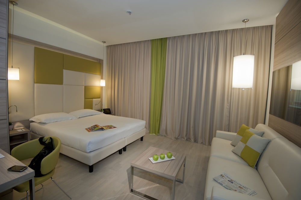 

Milano - Saronno - AS Hotel Limbiate Fiera