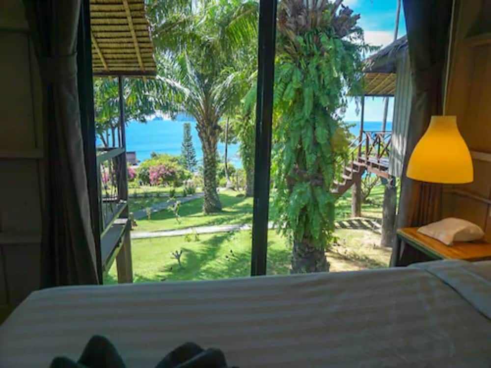 

Bologna - Koh Phi Phi - HIP Seaview Resort @ Phi Phi