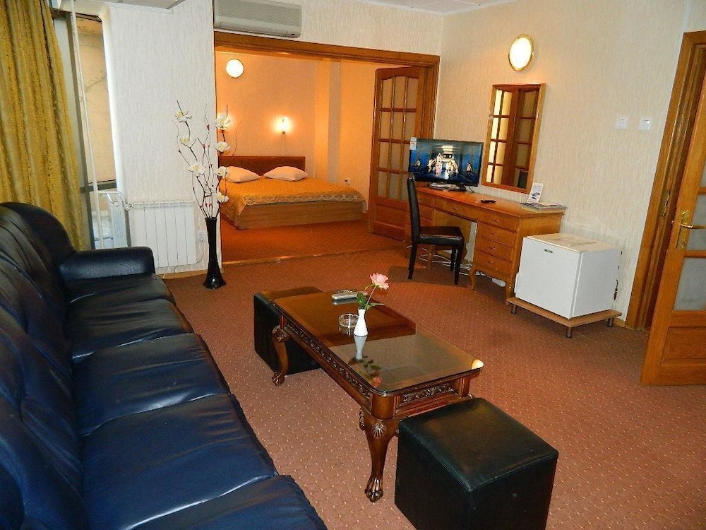 

Catania - Bucarest - Darin Hotel