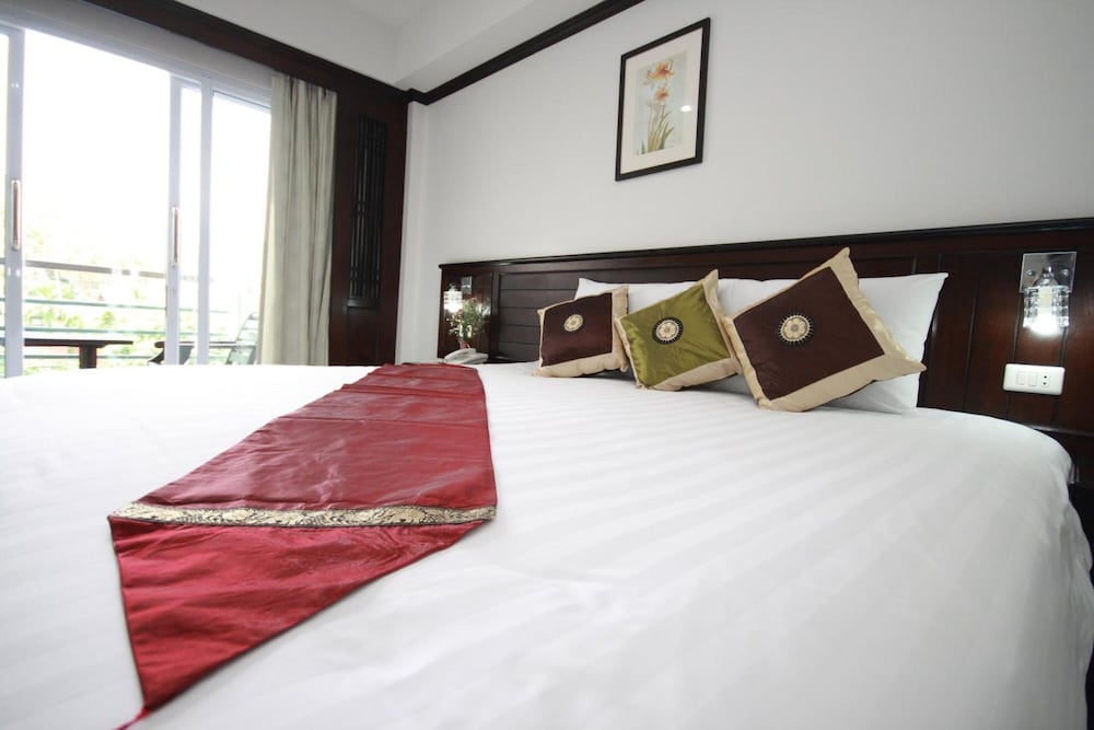 

Roma - Bangrak Beach - Koh Samui - First Residence Hotel