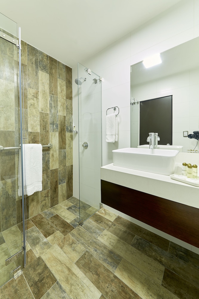 

Milano - Lima - Hotel Carrera SAC