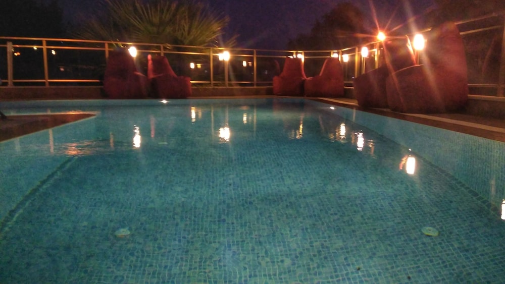 

Napoli - Kusadasi - Demir Suit Hotel