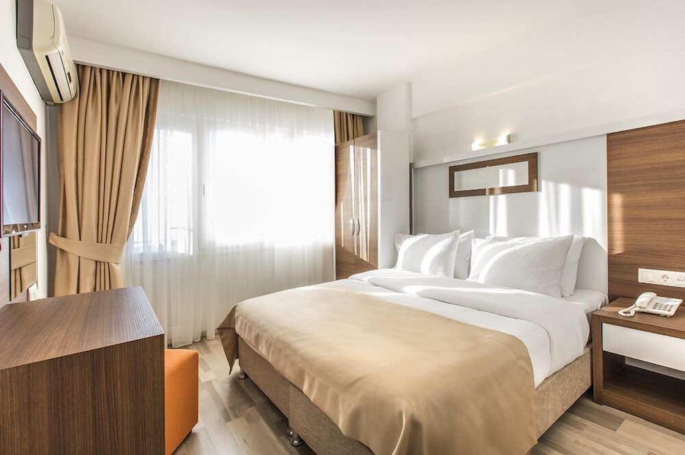 

Milano - Kusadasi - Demir Suit Hotel