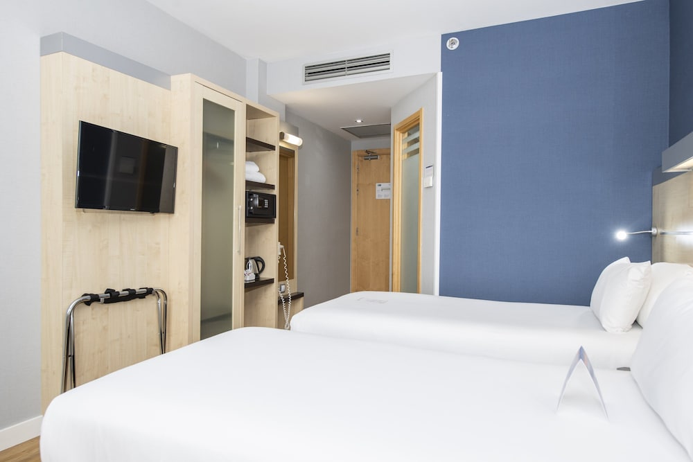 

Bologna - Santa Coloma de Gramenet - Holiday Inn Express Barcelona - City 22@