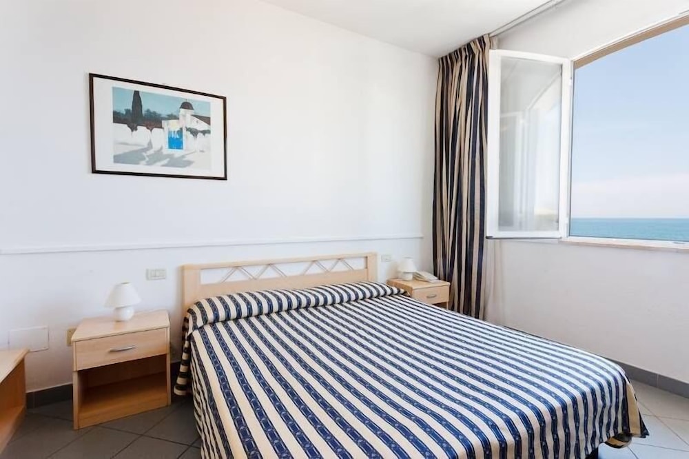 

Milano - Cecina - Hotel Il Settebello