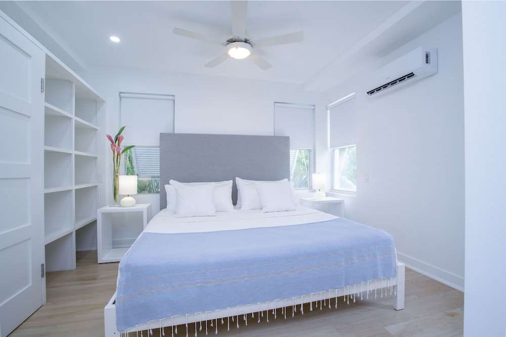 

Roma - Speightstown - Mullins Grove Luxury Apartments
