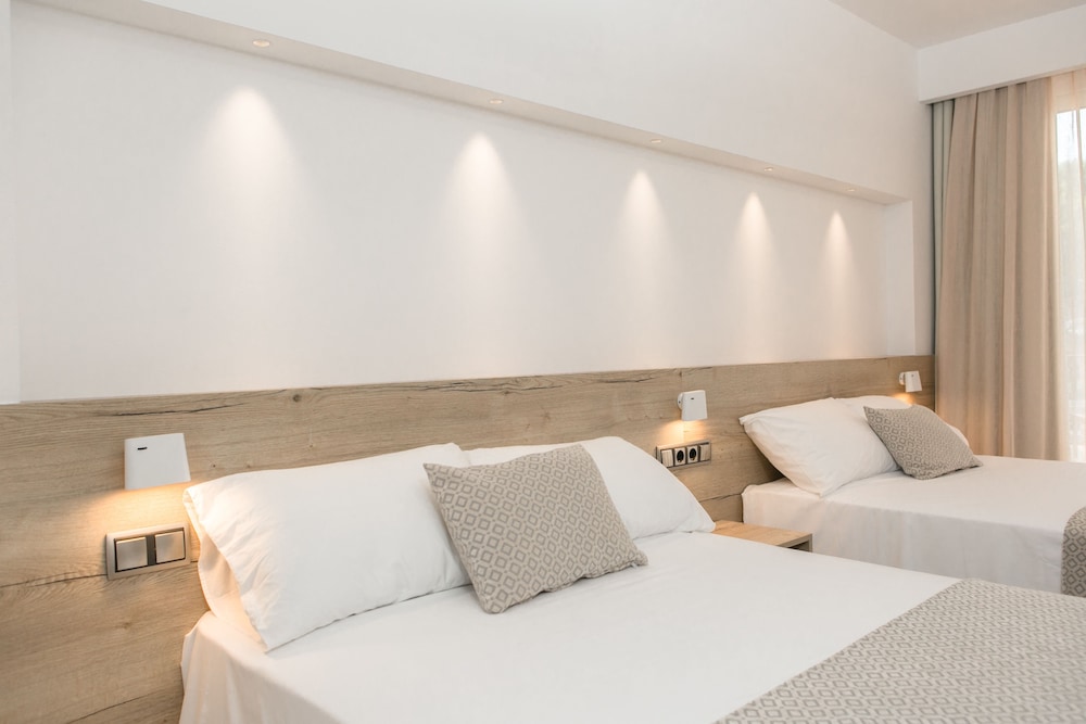

Bari - L'Escala - RVHotels Nieves Mar