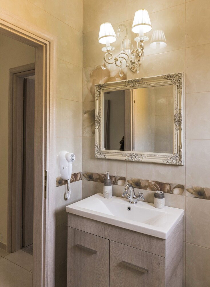 

Firenze - Pefkos - Lindos Luxury Retro Villas