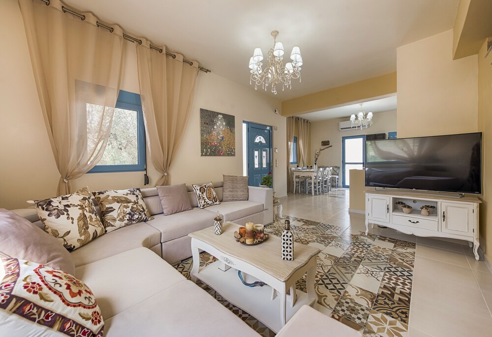 

Bologna - Pefkos - Lindos Luxury Retro Villas