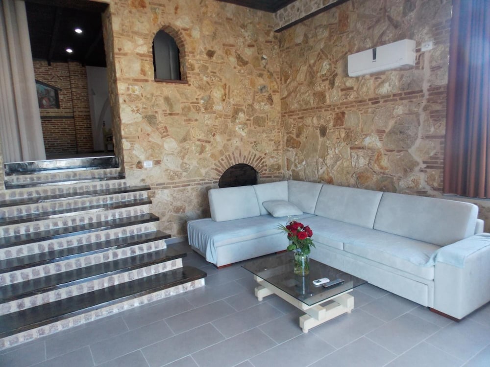 

Milano - Costa albanese - Sunset Suites