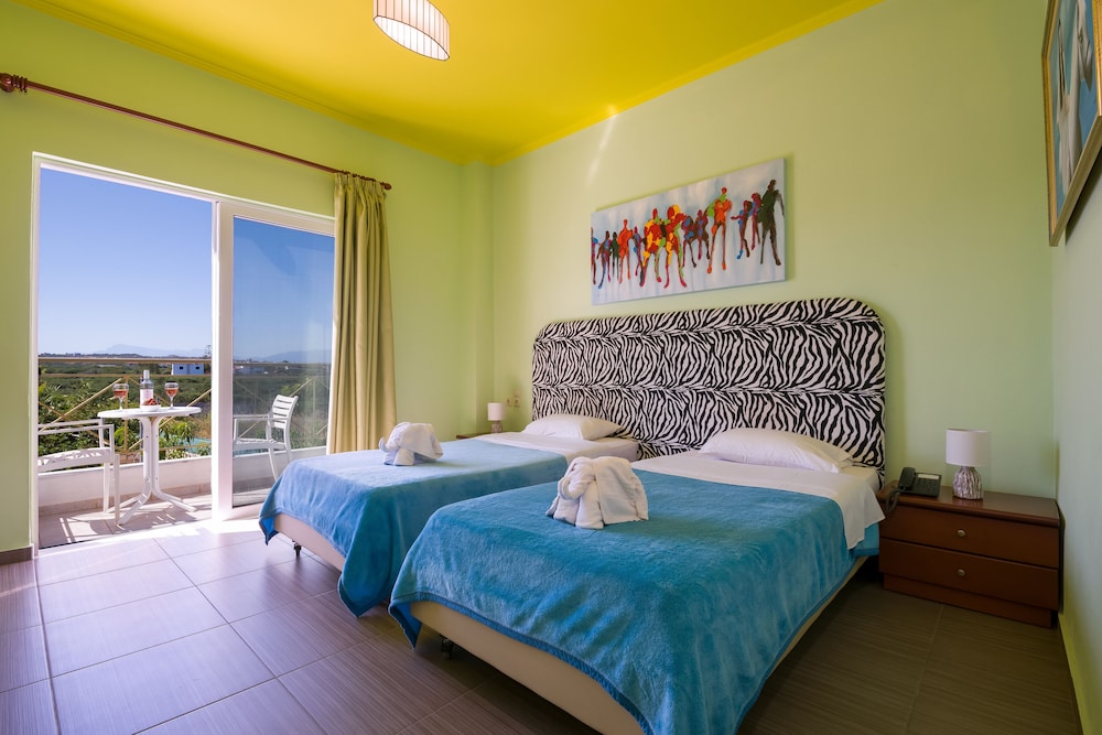 

Napoli - Stavros - Paradice Hotel Luxury Suites-Near zorbas Beach-FREE Breakfast